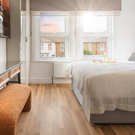 Newly Designed, 2Br Apt, 5Min From Northwood London Tube Station, Nato Hq, Ideal For Wembley, Warner Studio, Contractors Exterior photo